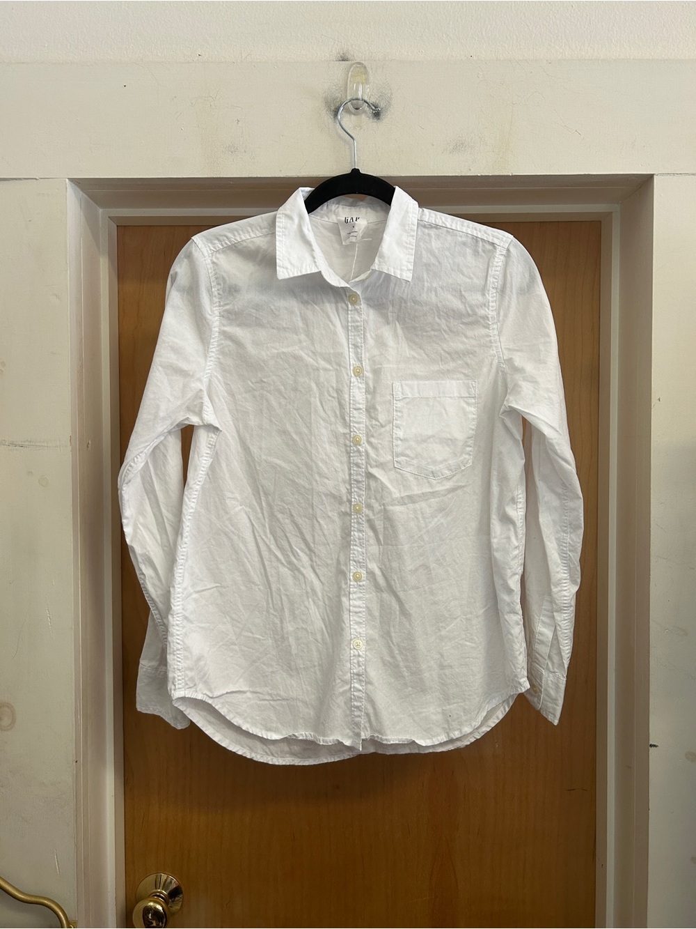 Gap 100% Cotton White Button Down Shirt - size S
